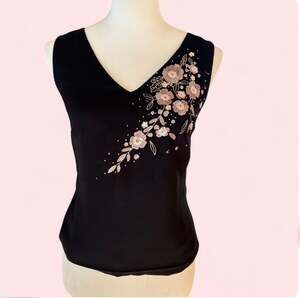 Vintage Y2K Casual Corner Black Sleeveless V-Neck Top with Floral Sequin Beading